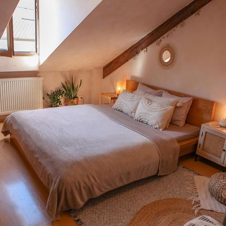 Cozy Apartment In The Heart Of The Historic City Bratislava Bagian luar foto