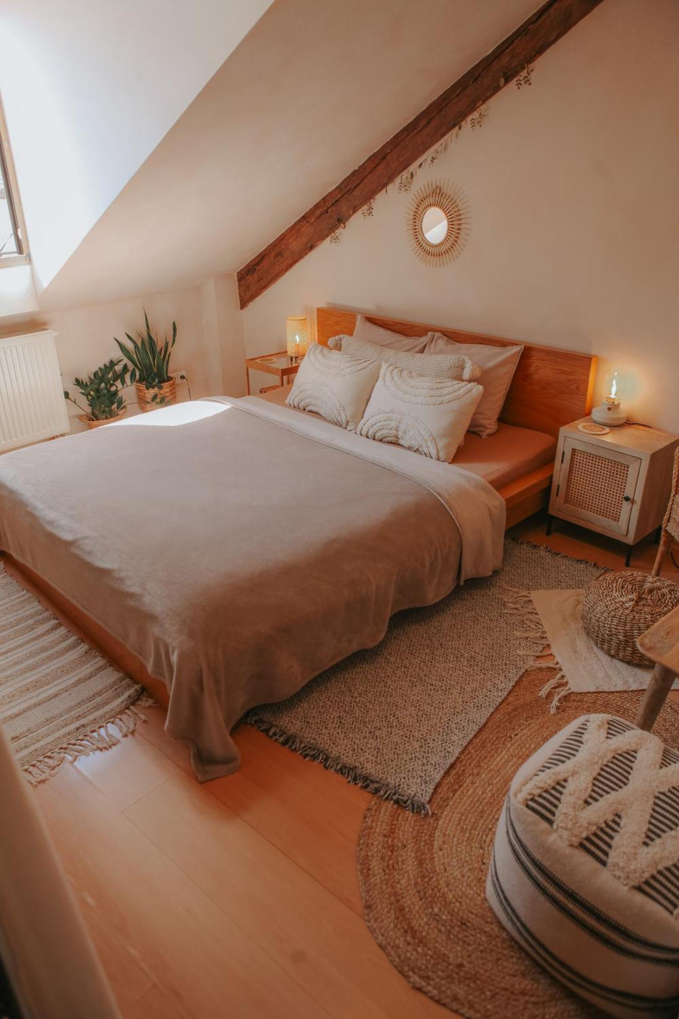 Cozy Apartment In The Heart Of The Historic City Bratislava Bagian luar foto